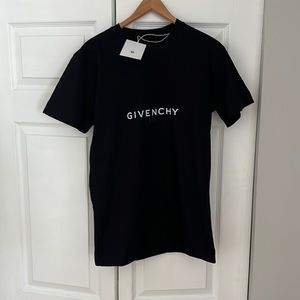 Givenchy T-shirt brand new Small size